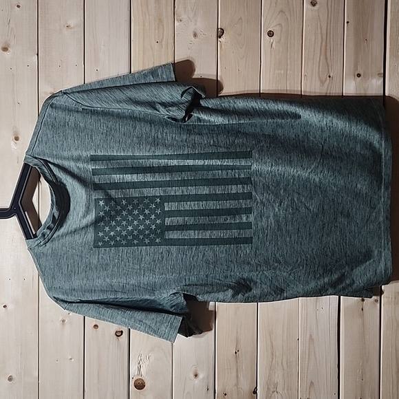 Vineyard Vines Other - Vineyard Vines Men's T-Shirt  Size small